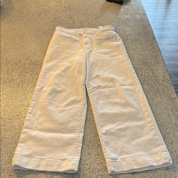 Levi’s Ribcage Wide Leg Crop - Picture 1 of 5